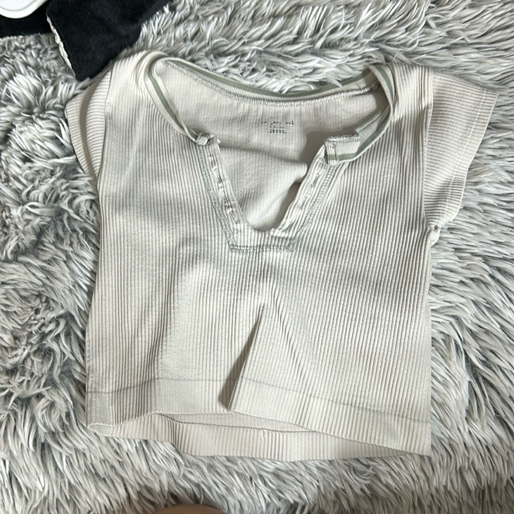 urban outfitters cropped top